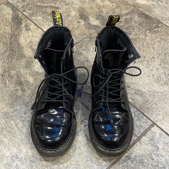 Girls Dr. Marten Delaney Black Patent Leather Lace Up Boot size 3 - Picture 1 of 7